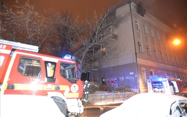 Kigyulladt egy fővárosi kollégium, egy ember meghalt