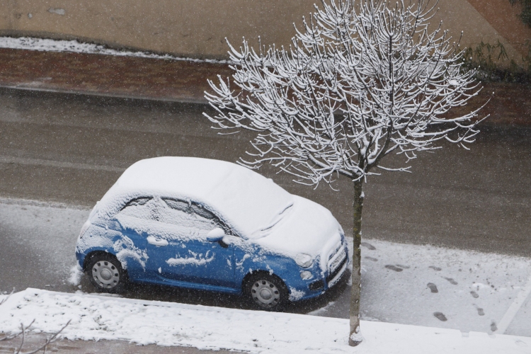 Szerdán is egész nap esni fog a hó