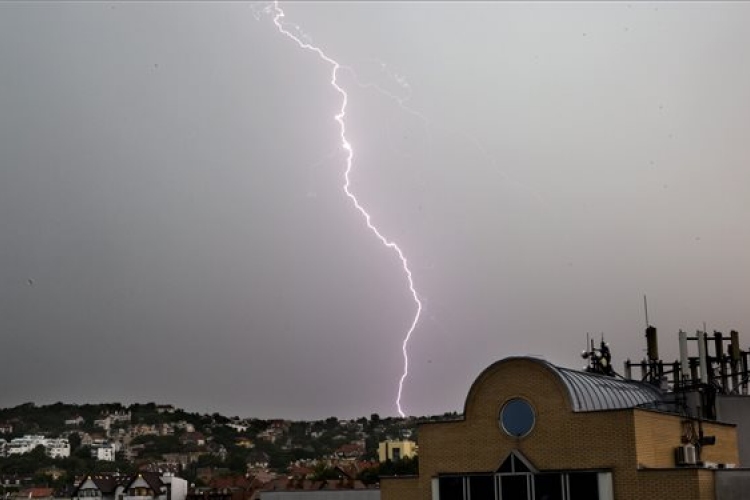 Elvonult a vihar az ország fölül